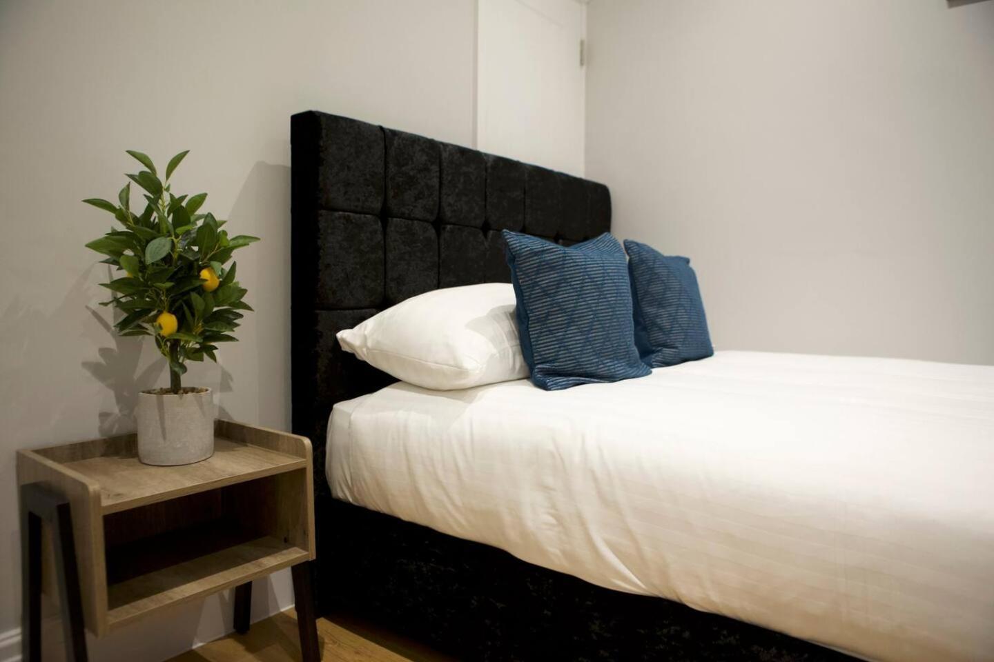 Romance On The Rows - Hot Tub City Centre Chester Exterior photo